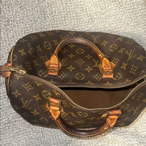 Vintage LV Monogram Speedy 30 - Picture 14 of 16